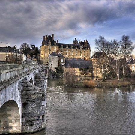 Chateau de Durtal Bed & Breakfast Exterior foto