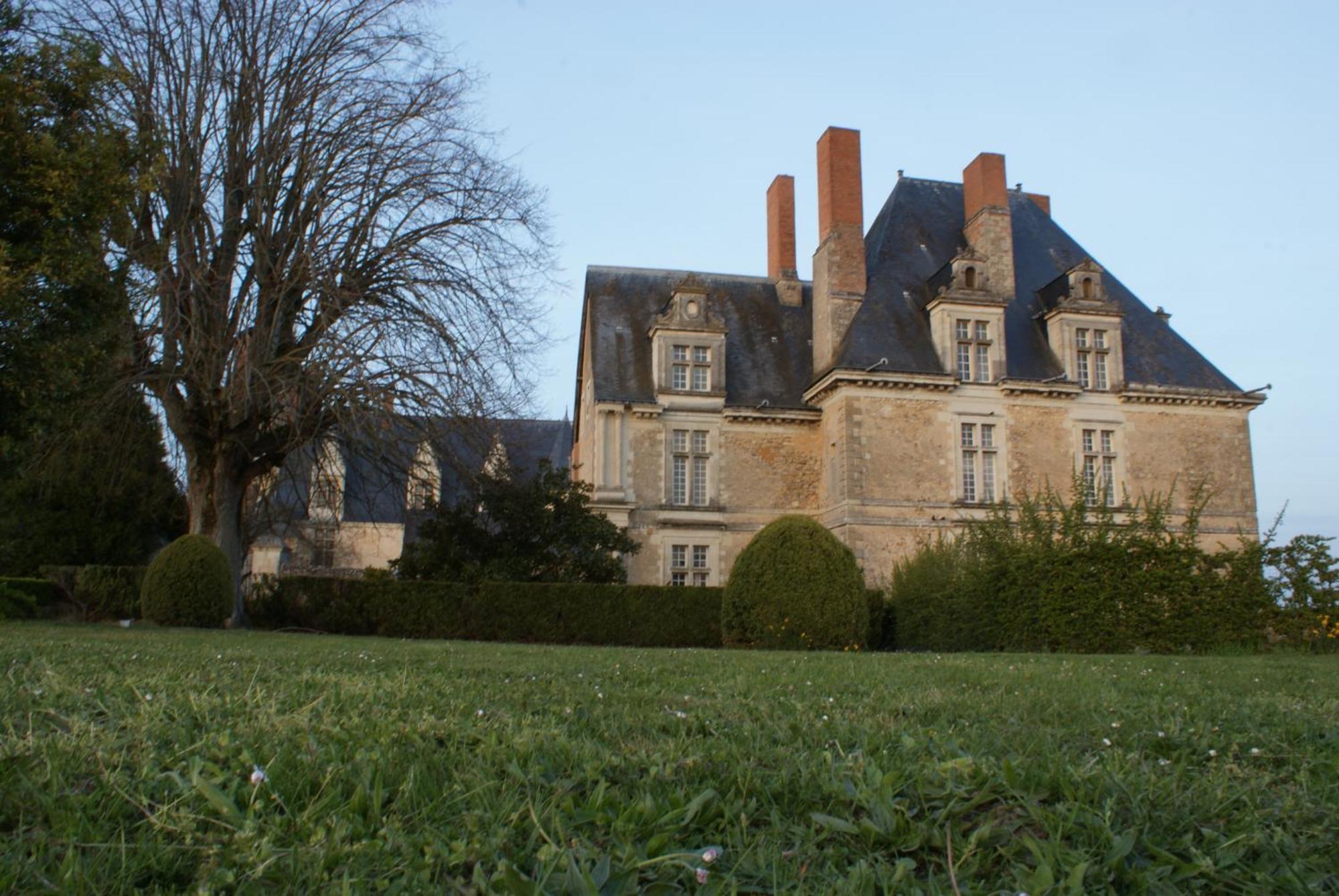 Chateau de Durtal Bed & Breakfast Exterior foto