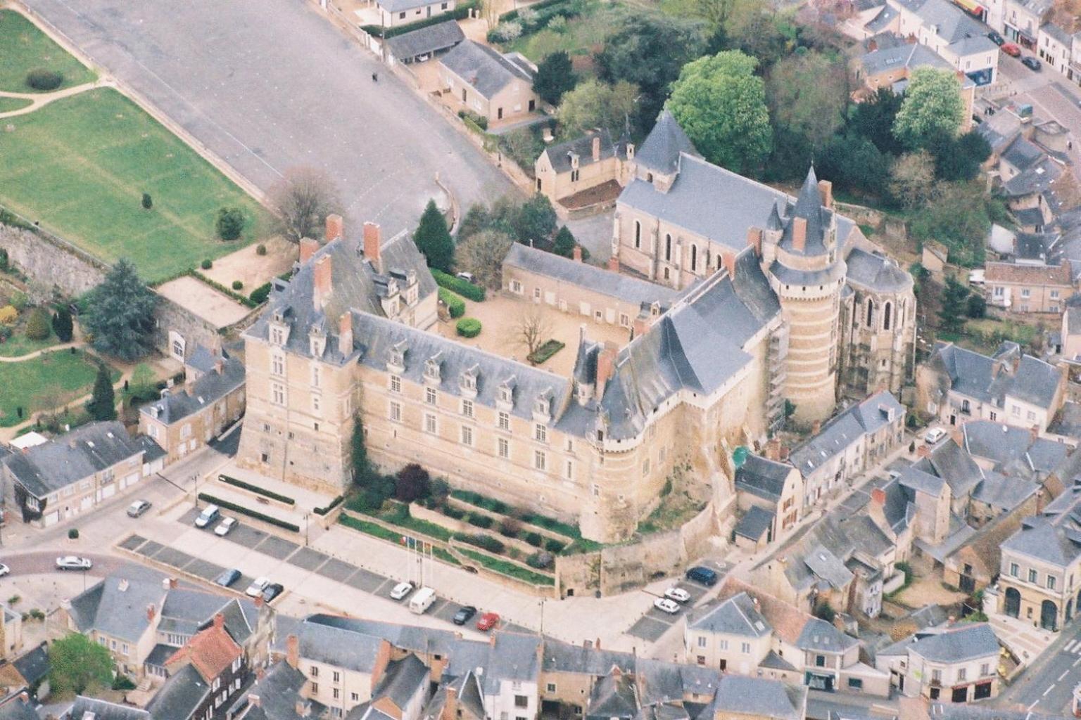 Chateau de Durtal Bed & Breakfast Exterior foto